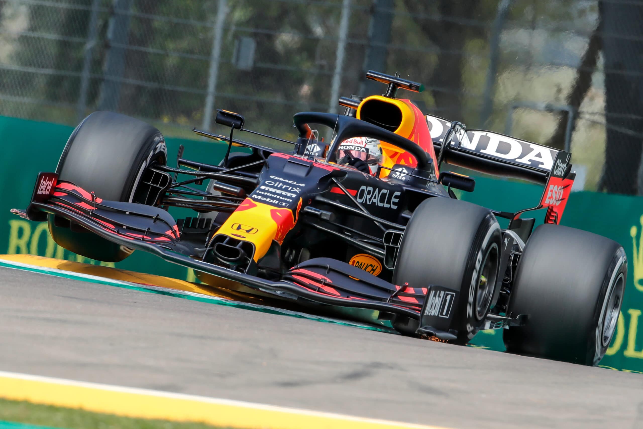 Shutterstock 1964876917 scaled